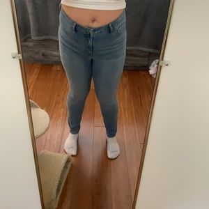 High Waisted Stretchy Jeans
